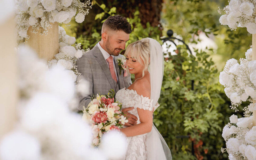 Danielle & Carl’s Breezy and Beautiful Wentbridge House Wedding