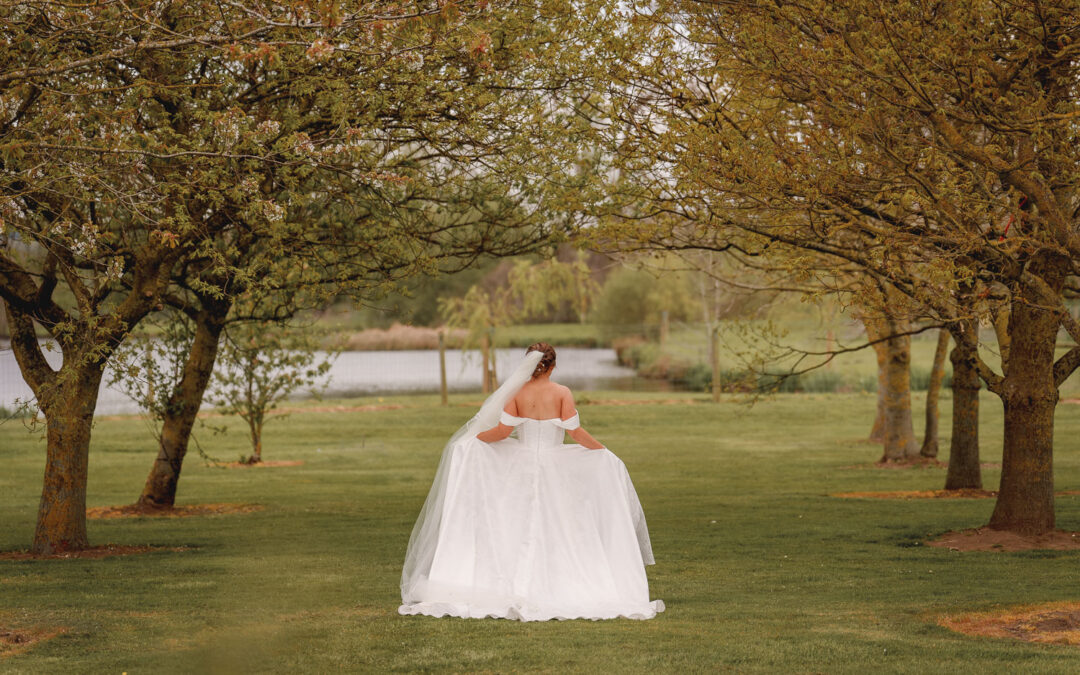 Why Uncle Bob (or a family friend) shouldn’t photograph your wedding!